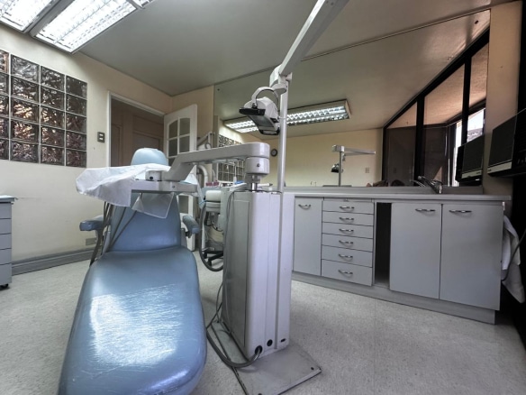 Clínica dental EN VENTA, actualmente en funcionamiento.