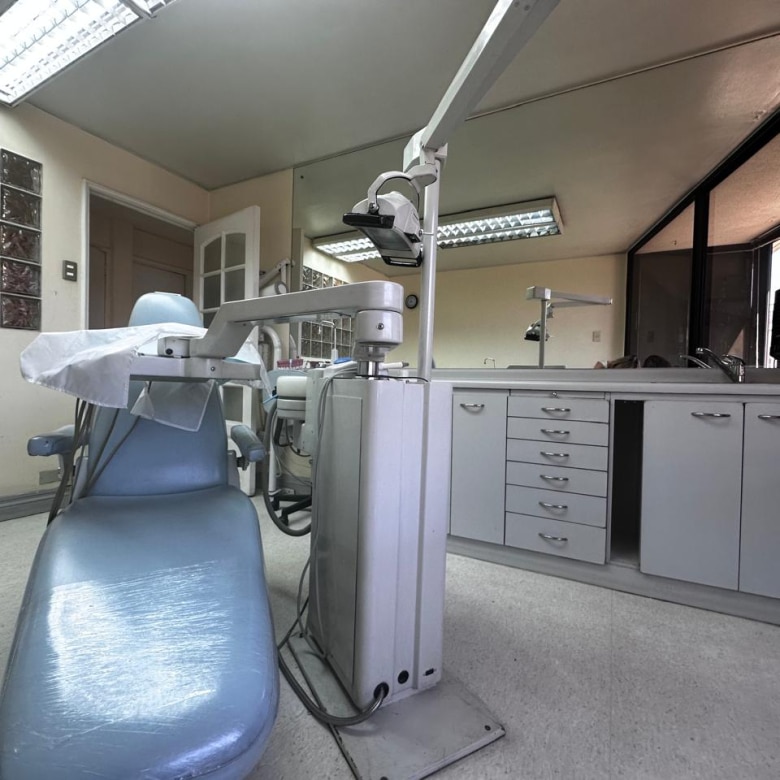 Clínica dental EN VENTA, actualmente en funcionamiento.