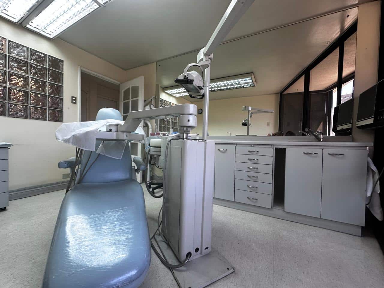 clinica-dental12 Clínica dental EN VENTA, actualmente en funcionamiento.