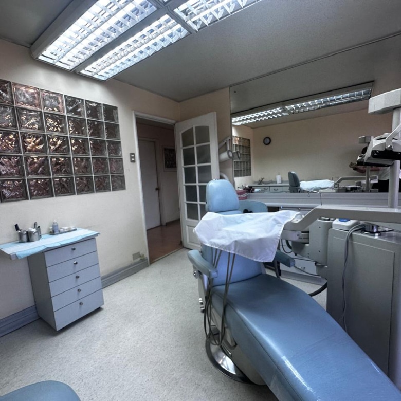 Clínica dental EN VENTA, actualmente en funcionamiento.