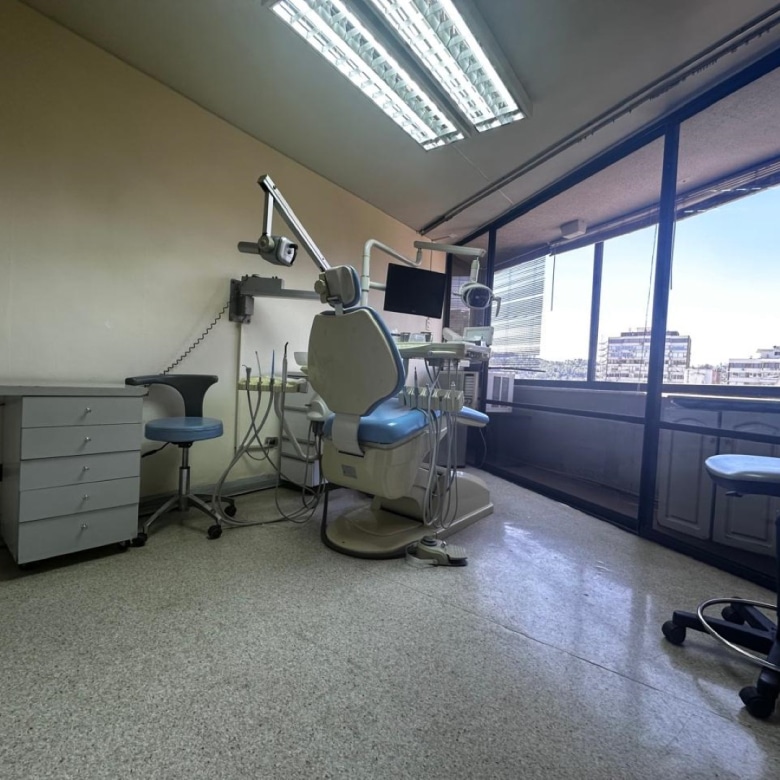 Clínica dental EN VENTA, actualmente en funcionamiento.