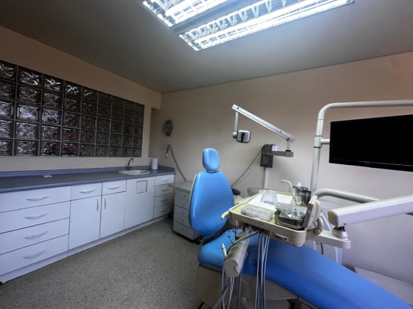 Clínica dental EN VENTA, actualmente en funcionamiento.