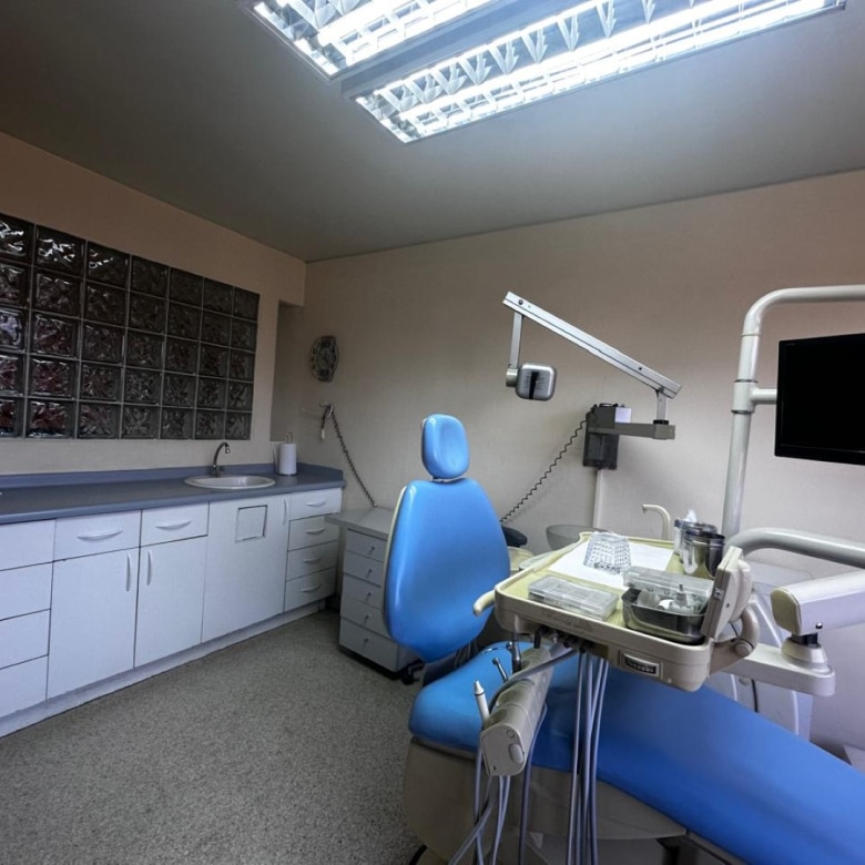 Clínica dental EN VENTA, actualmente en funcionamiento.