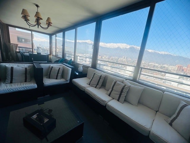 Departamento Kennedy, Las Condes