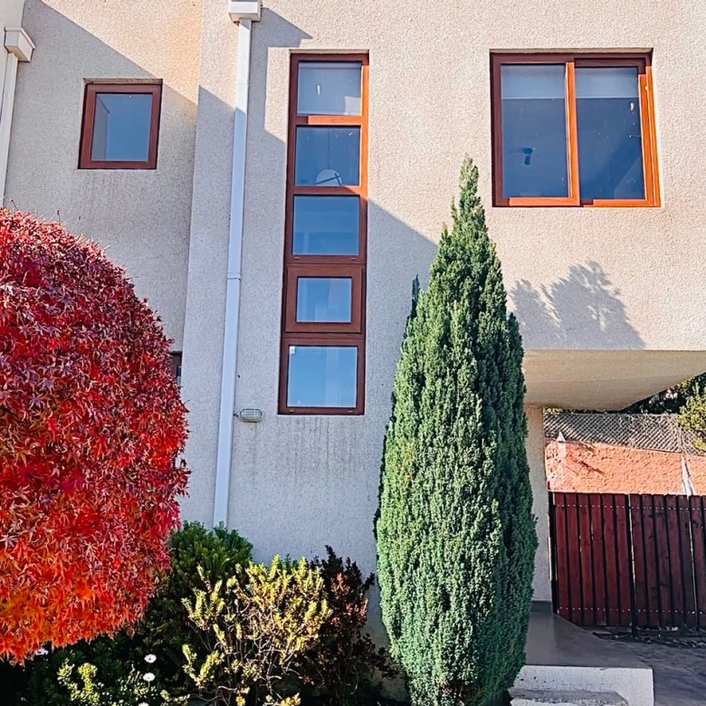 Casa en Condominio. Calle Onofre Jarpa, La Reina