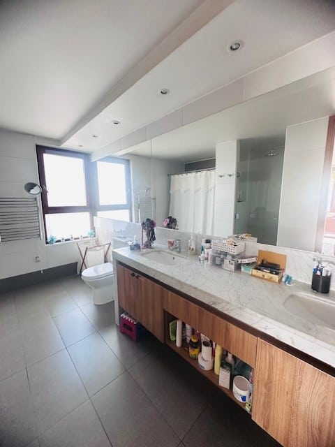 Departamento Kennedy, Las Condes