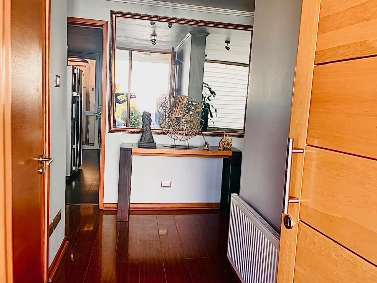 27e69a14-545b-4084-9a6e-828da5d104b3 Casa en Condominio. Calle Onofre Jarpa, La Reina
