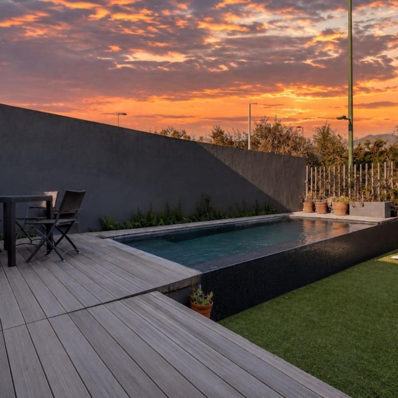 Moderna, elegante y segura: una casa excepcional para disfrutar en Lo Barnechea.