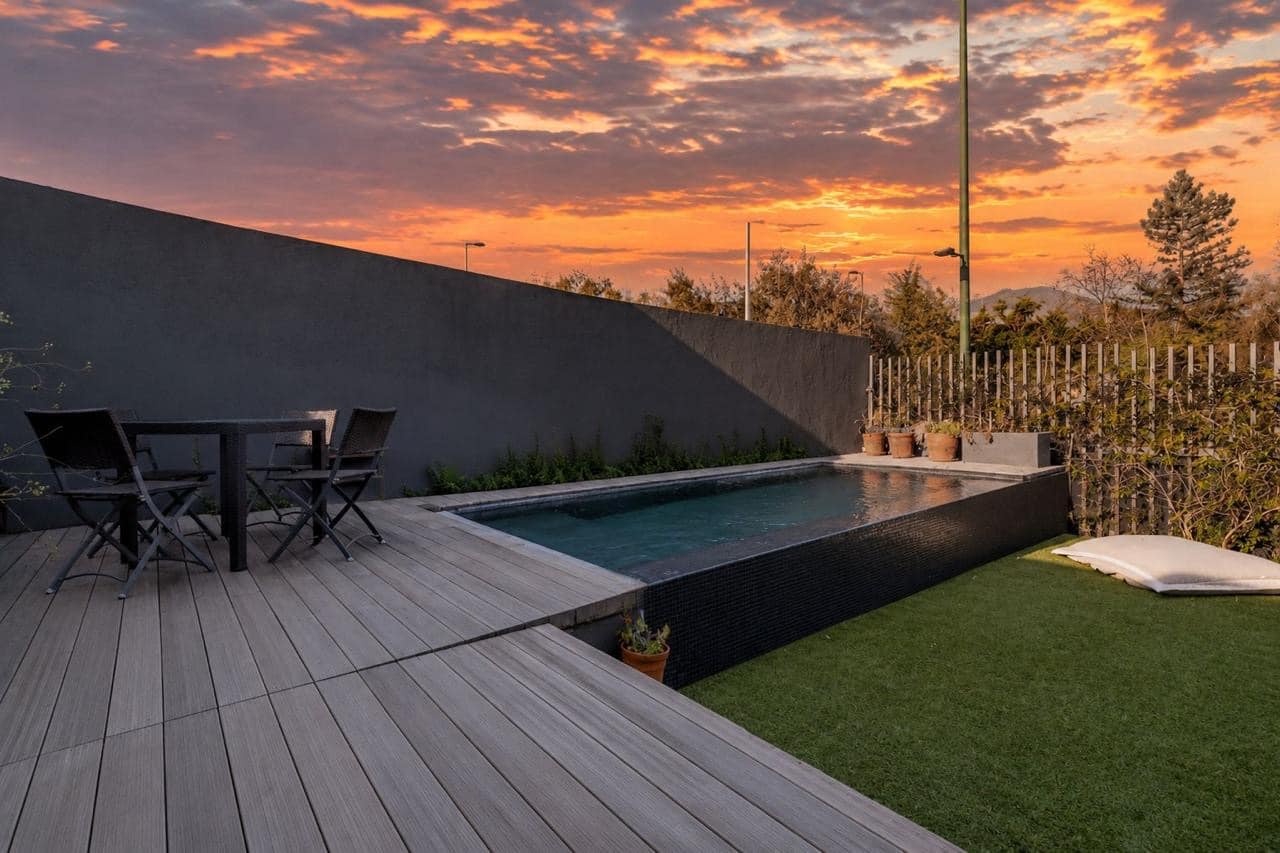 Moderna, elegante y segura: una casa excepcional para disfrutar en Lo Barnechea.