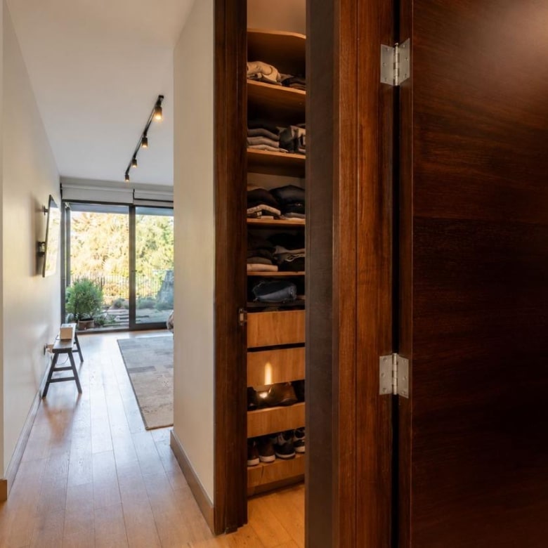 Moderna, elegante y segura: una casa excepcional para disfrutar en Lo Barnechea.