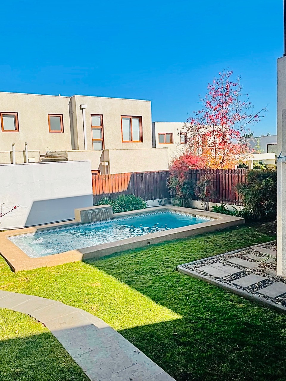 4d715578-502a-4861-aaa6-3eec3385e38e Casa en Condominio. Calle Onofre Jarpa, La Reina