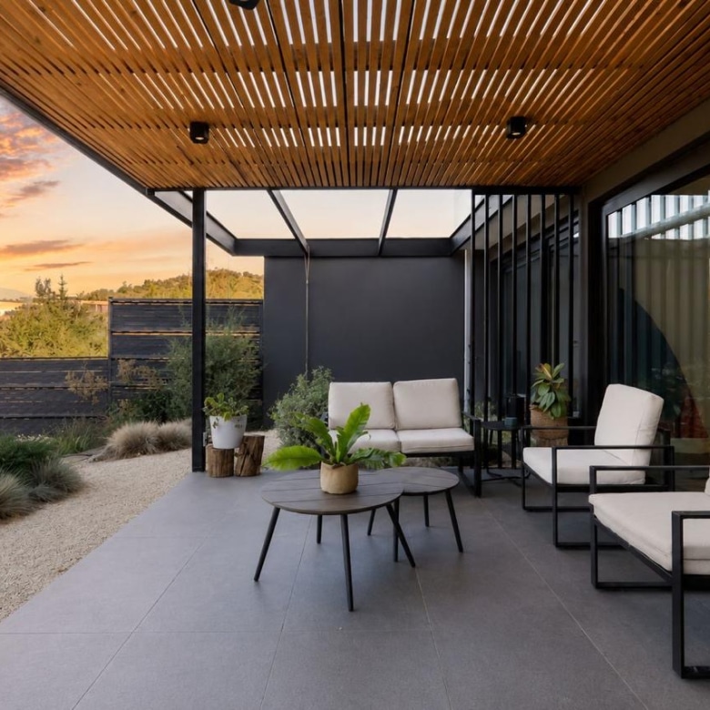 Moderna, elegante y segura: una casa excepcional para disfrutar en Lo Barnechea.
