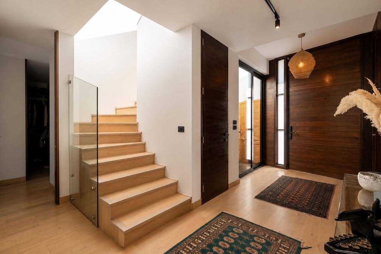 Moderna, elegante y segura: una casa excepcional para disfrutar en Lo Barnechea.