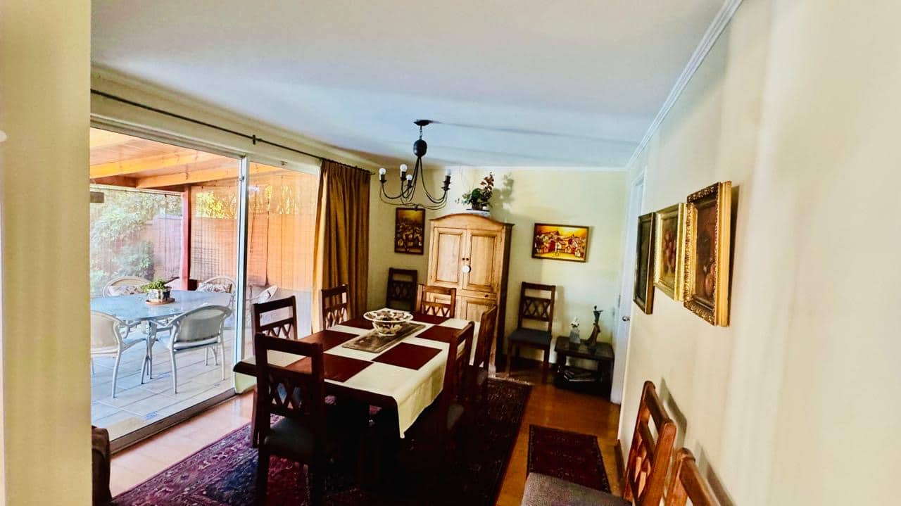 Casa  Av. San CArlos de Apoquindo con Camino las Flores, Las Condes