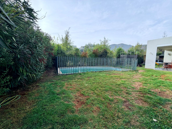 Exclusiva Casa en Condominio, El Huinganal, Lo Barnechea