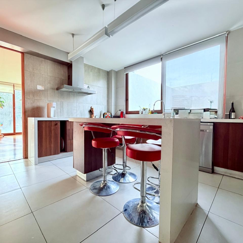 Exclusiva Casa en Condominio, El Huinganal, Lo Barnechea