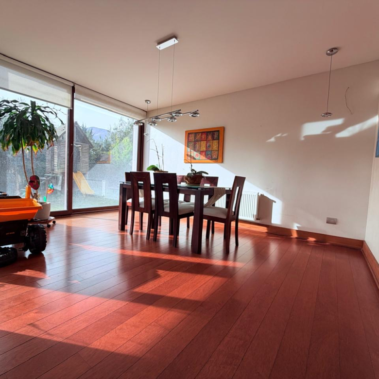 Exclusiva Casa en Condominio, El Huinganal, Lo Barnechea