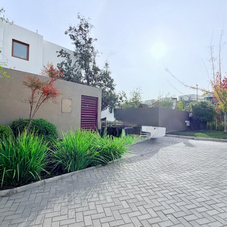 Exclusiva Casa en Condominio, El Huinganal, Lo Barnechea