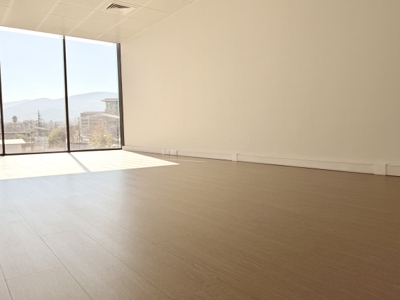 Oficina en Arriendo La Dehesa 90 m2