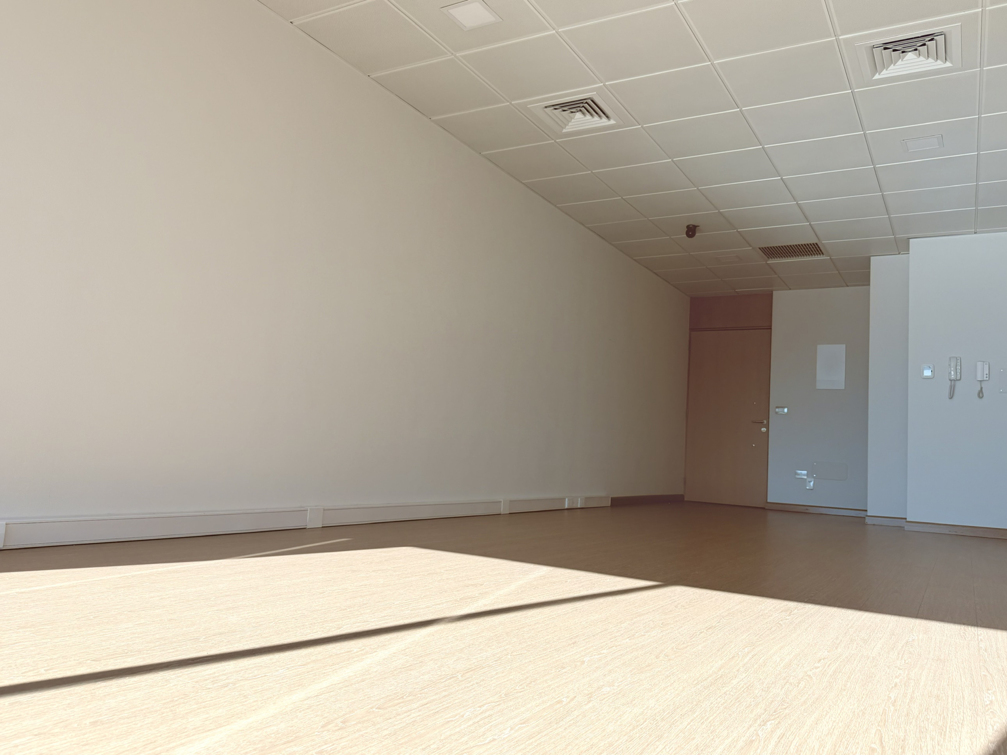 Oficina en Arriendo La Dehesa 90 m2