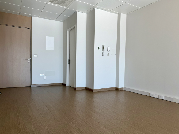 Oficina en Arriendo La Dehesa 90 m2