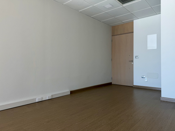 Oficina en Arriendo La Dehesa 90 m2