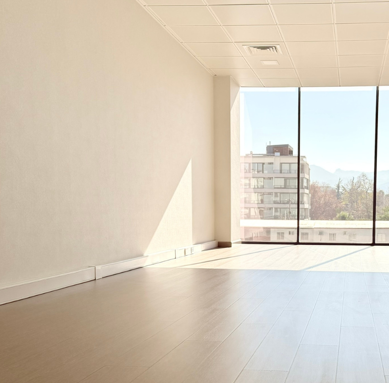 Oficina en Arriendo La Dehesa 90 m2