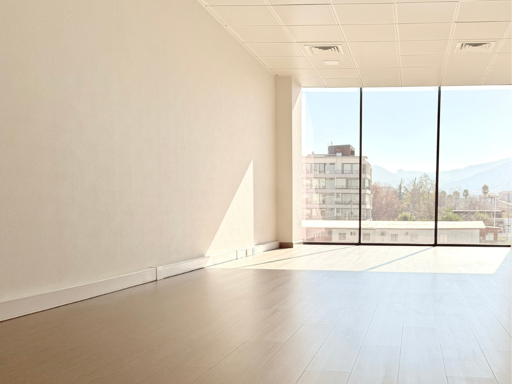 Oficina en Arriendo La Dehesa 90 m2