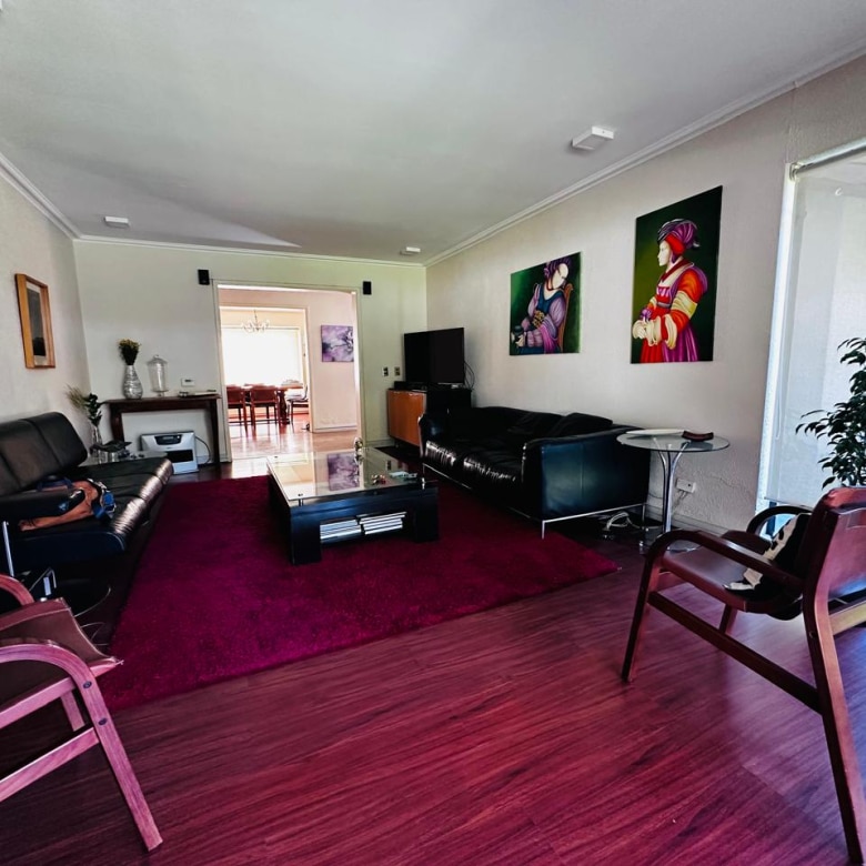 Exclusiva casa con gran jardín en Lo Barnechea