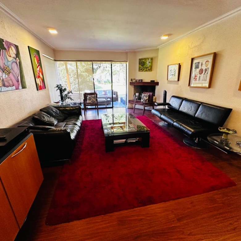 Exclusiva casa con gran jardín en Lo Barnechea