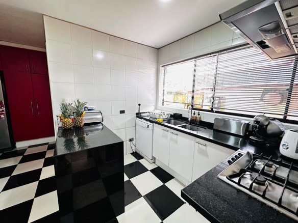 Exclusiva casa con gran jardín en Lo Barnechea