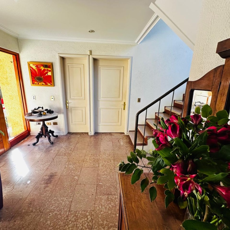 Exclusiva casa con gran jardín en Lo Barnechea