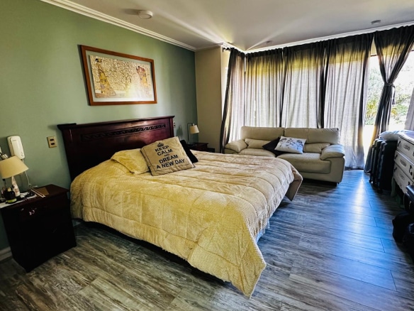 Exclusiva casa con gran jardín en Lo Barnechea