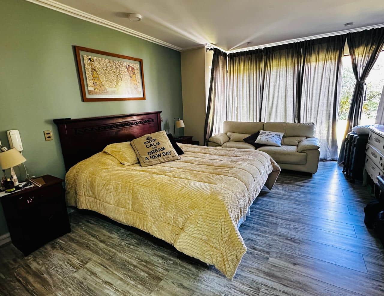 WhatsApp Image 2025-07-19 at 1.08.34 PM (4) Exclusiva casa con gran jardín en Lo Barnechea