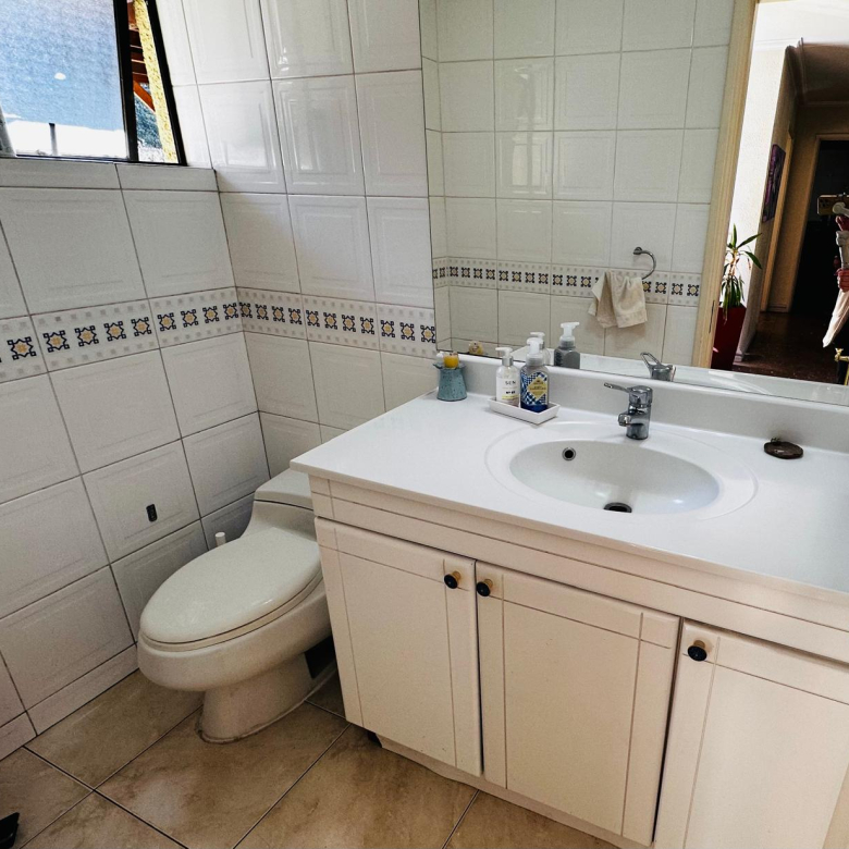 Exclusiva casa con gran jardín en Lo Barnechea