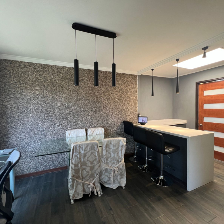 Hermosa Casa en venta. Las Condes